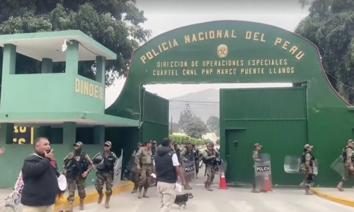 Peru decreta estado de emergência em cinco presídios de segurança máxima