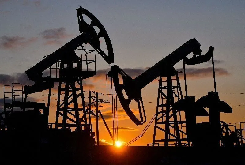 Preço do petróleo sobe mais de 3% com nova escalada entre EUA e Irã