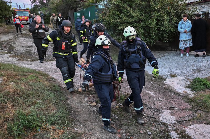 Ataques russos matam três pessoas em Kyiv, Sumy e Kharkiv