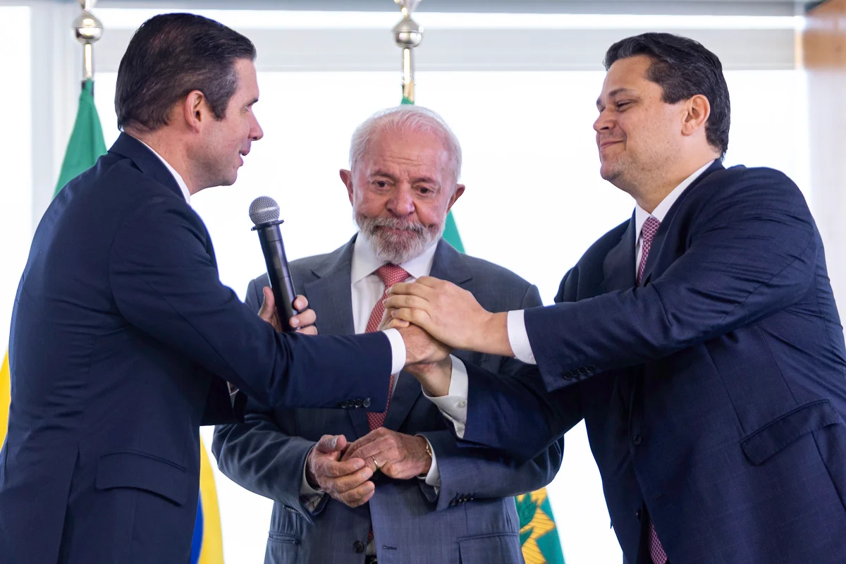 Lula, Motta e Alcolumbre fecham acordo sobre pauta do Congresso