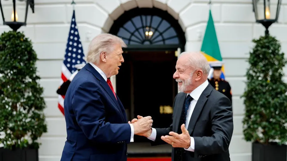 Brasil e EUA retomam negociações comerciais após ligação entre Lula e Trump