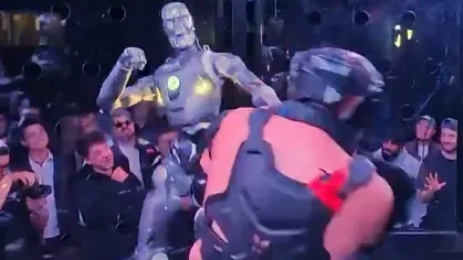 Robô humanoide nocauteia influenciador em primeira luta oficial entre humano e máquina
